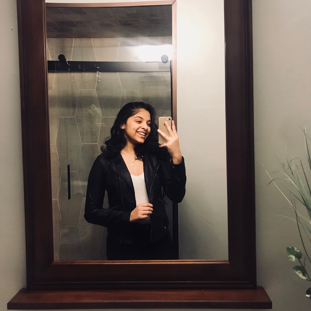 Meet your Posher, Andrea